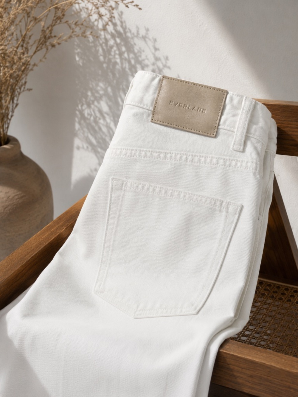 Everlane The ’90s Cheeky Jean Organic Cotton | White Panel Denim | Size 28